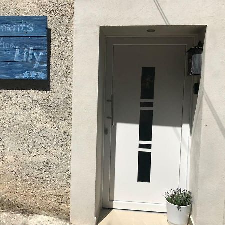 Lily Apartment โคเปร์ ภายนอก รูปภาพ