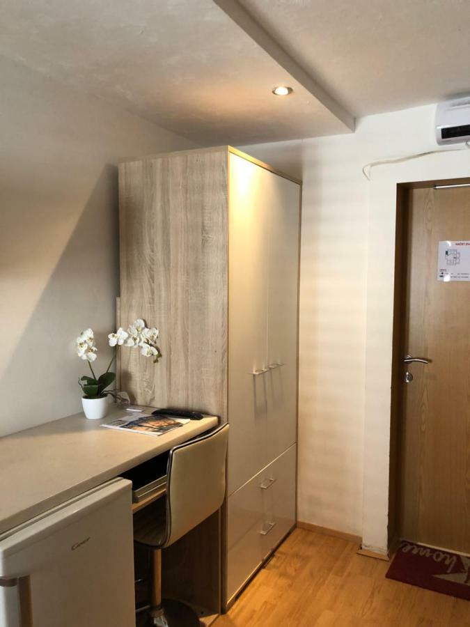Lily Apartment โคเปร์ ภายนอก รูปภาพ