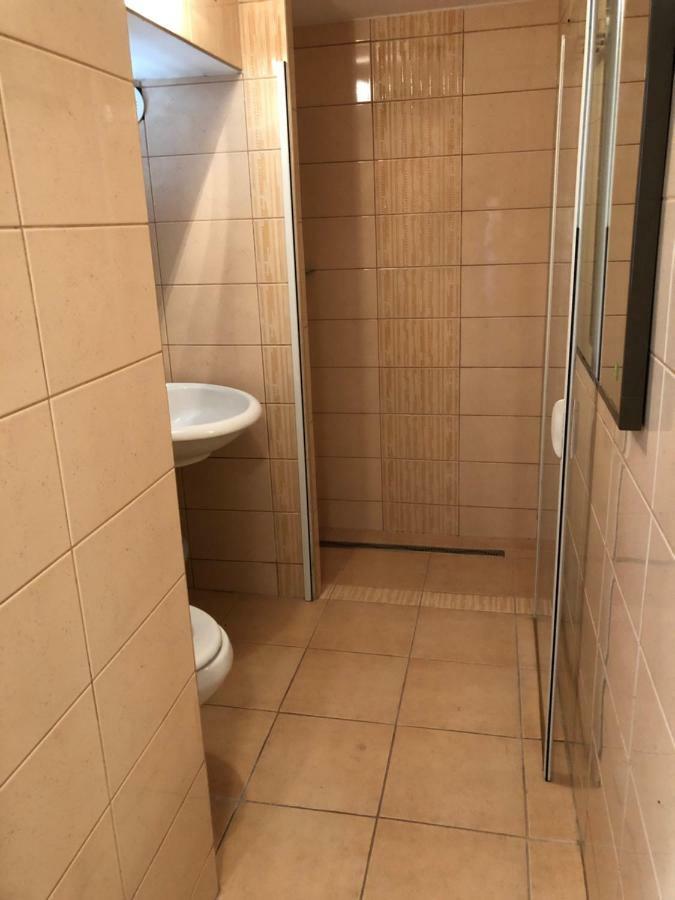 Lily Apartment โคเปร์ ภายนอก รูปภาพ